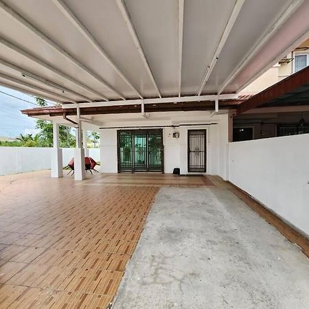 Rawang Conner Lot Homestay Buitenkant foto