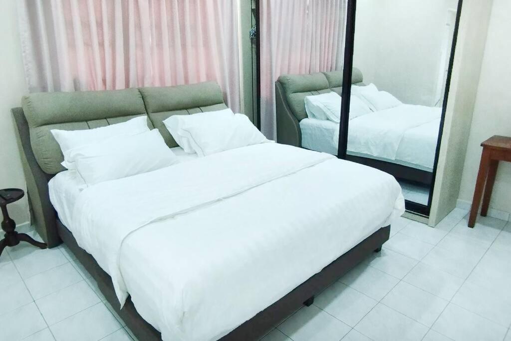 Rawang Conner Lot Homestay Buitenkant foto